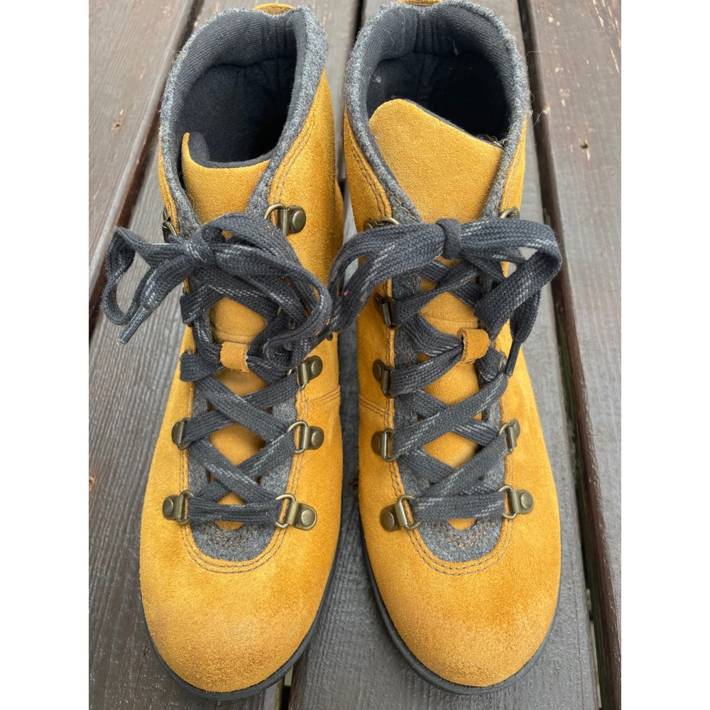 Clarks Women 8.5 Mustard Yellow‎ Suede Hiking Lace Up Ankle Boots